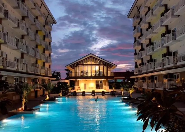Budget Cebu Airport With Netflix, Pool, Gym And Helpful Host Apartment