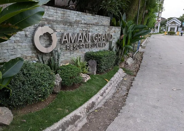 Budget Cebu Airport With Netflix, Pool, Gym And Helpful Host Apartment *